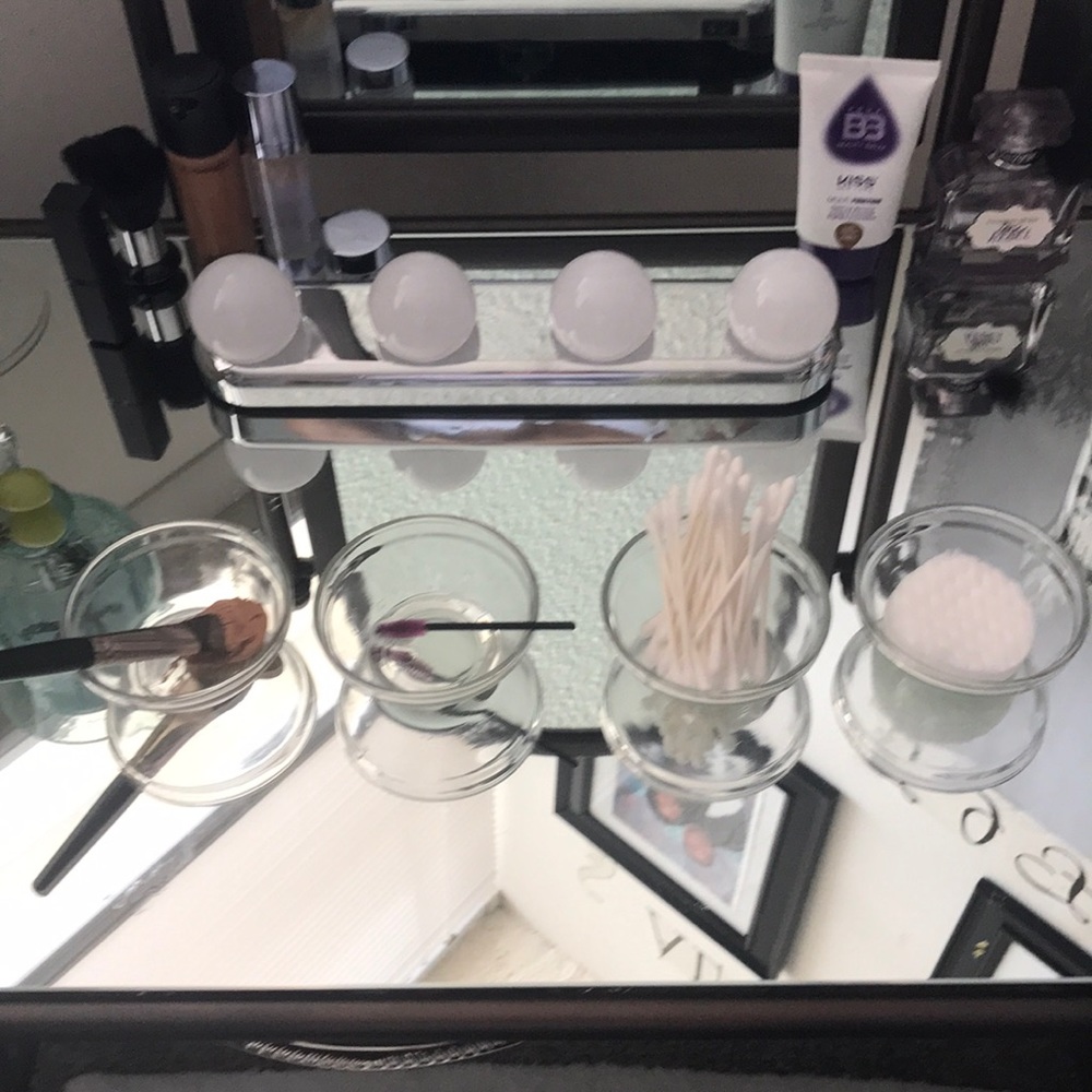 Four makeup mixing glass bowl